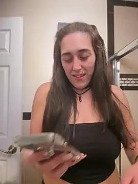 ThicBunz online show from June 20, 2026, 5:49 pm