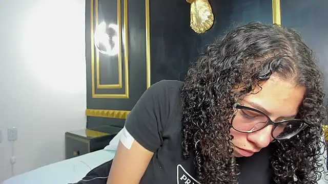 Snapshot of aixa_15 chatting on November 10, 2025, 12:15 pm aixa 15 online show from November 10, 2025, 12:15 pm