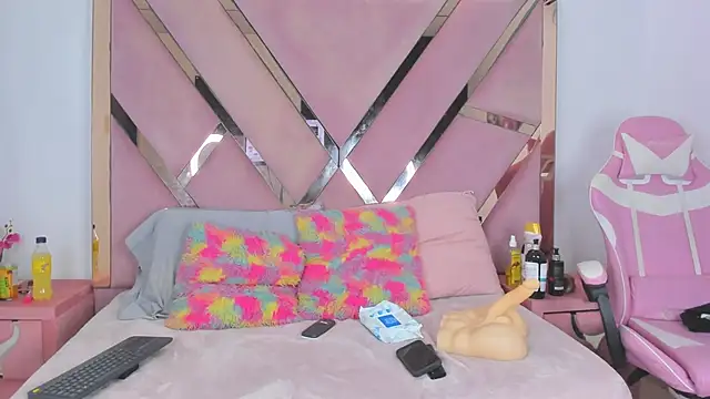 Freyaht online show from May 10, 2026, 5:56 am