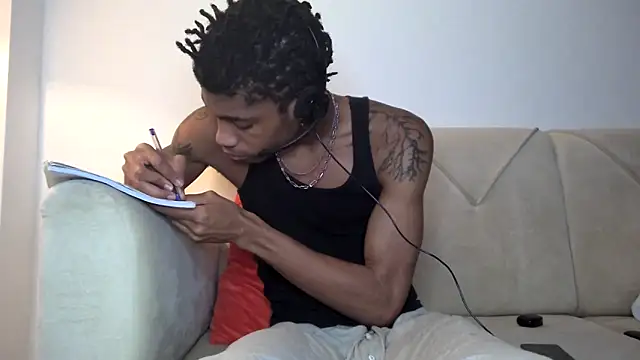 Snapshot of Skinnyblackman chatting on November 13, 2025, 12:20 am Skinnyblackman online show from November 13, 2025, 12:20 am