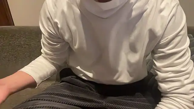 atom0407 online show from January 12, 2025, 4:08 pm