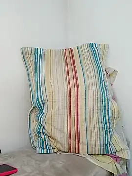 anaesca online show from February 7, 2025, 9:48 pm