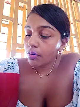 anaesca online show from February 19, 2025, 5:27 pm