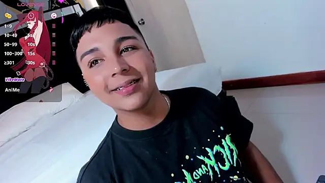 Snapshot of Seductivo_jr chatting on January 10, 2025, 8:29 am Seductivo jr online show from January 10, 2025, 8:29 am