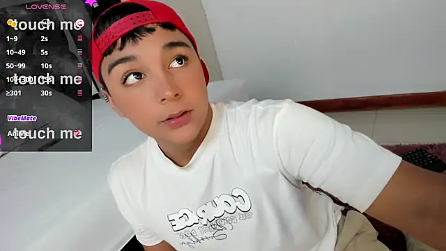 Snapshot of Seductivo_jr chatting on February 1, 2025, 3:19 am Seductivo jr online show from February 1, 2025, 3:19 am