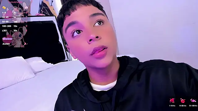 Snapshot of Seductivo_jr chatting on March 1, 2025, 3:21 am Seductivo jr online show from March 1, 2025, 3:21 am