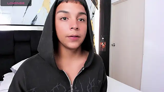 Seductivo jr online show from June 24, 2026, 4:44 am