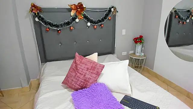 Snapshot of emma_lye chatting on December 31, 2024, 11:17 pm emma lye online show from December 31, 2024, 11:17 pm