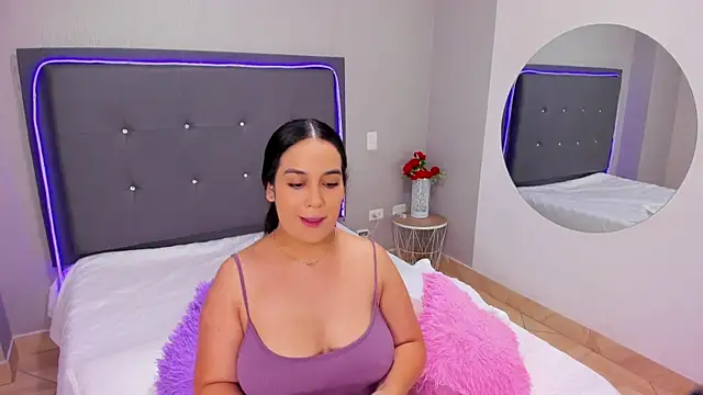 Snapshot of emma_lye chatting on January 22, 2025, 10:15 pm emma lye online show from January 22, 2025, 10:15 pm