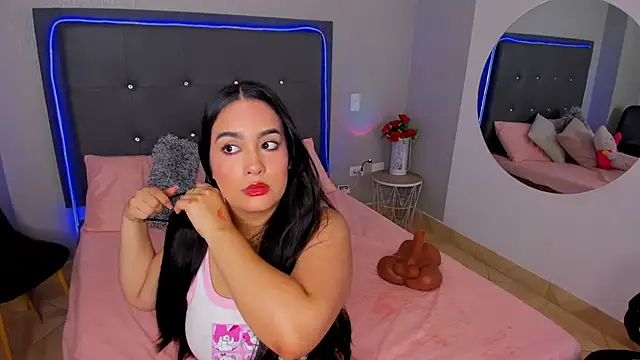 Snapshot of emma_lye chatting on March 2, 2025, 12:53 am emma lye online show from March 2, 2025, 12:53 am