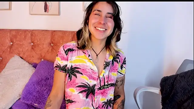 riley colors online show from March 11, 2025, 9:37 pm