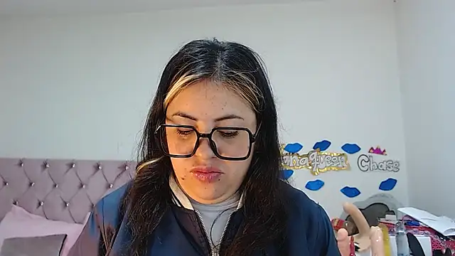 lanaqueen699 online show from February 7, 2025, 12:17 pm