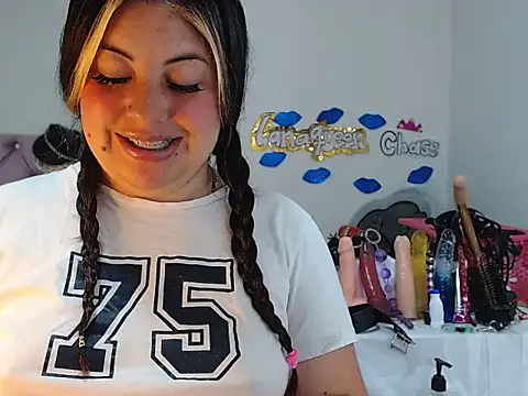 lanaqueen699 online show from February 11, 2025, 3:18 pm