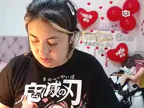 lanaqueen699 online show from February 17, 2025, 6:37 pm