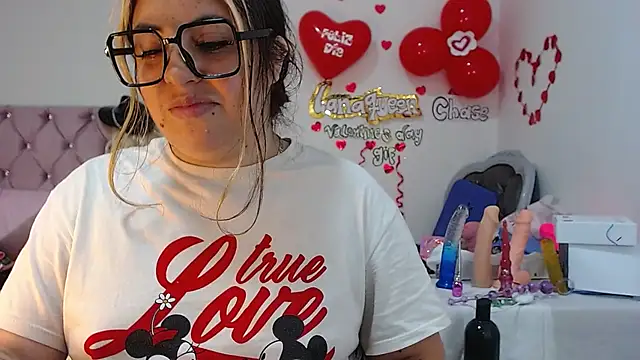 lanaqueen699 online show from February 28, 2025, 3:26 pm