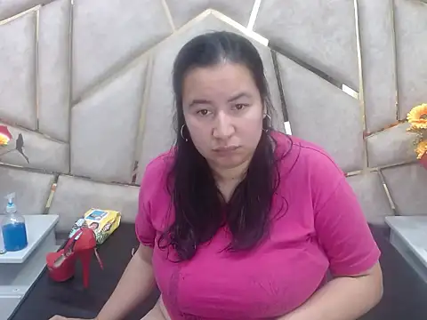 NaomyPrinces online show from February 21, 2025, 1:44 pm