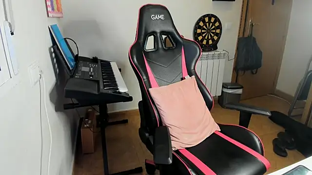 Ama music online show from October 6, 2025, 8:45 am