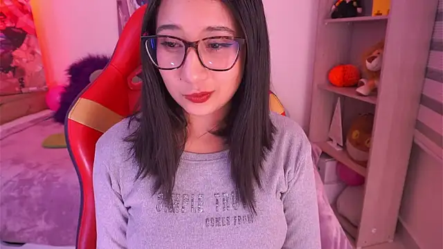 Snapshot of Sunny_flower_ chatting on December 17, 2025, 1:11 am Sunny flower online show from December 17, 2025, 1:11 am