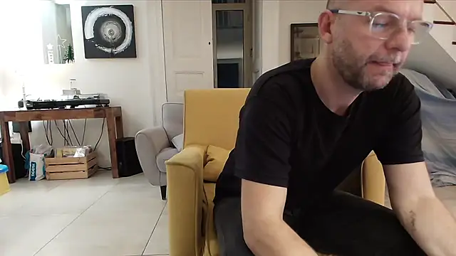 Snapshot of lullina1 chatting on December 2, 2025, 12:38 am lullina1 online show from December 2, 2025, 12:38 am