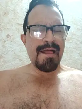 Snapshot of SbasTone_Muscle chatting on May 8, 2026, 2:33 pm SbasTone Muscle online show from May 8, 2026, 2:33 pm