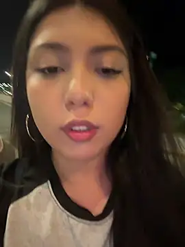 Snapshot of Maii_chan chatting on January 9, 2025, 4:30 am Maii chan online show from January 9, 2025, 4:30 am