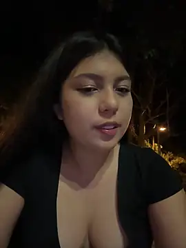 Snapshot of Maii_chan chatting on February 1, 2025, 3:52 am Maii chan online show from February 1, 2025, 3:52 am