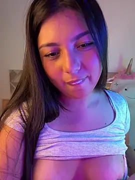 Snapshot of Maii_chan chatting on October 8, 2025, 5:38 am Maii chan online show from October 8, 2025, 5:38 am