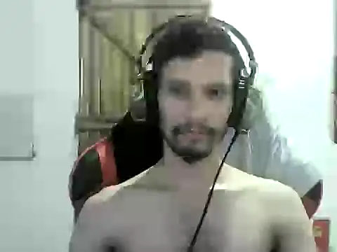 Snapshot of LucasMarcelo85 chatting on December 23, 2024, 4:12 am LucasMarcelo85 online show from December 23, 2024, 4:12 am