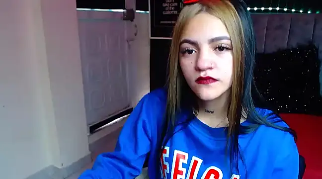 Violettasquirt online show from January 15, 2025, 3:18 pm