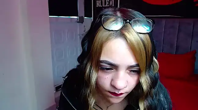 Violettasquirt online show from January 22, 2025, 2:14 pm