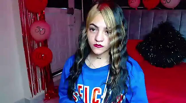 Violettasquirt online show from February 20, 2025, 4:14 pm