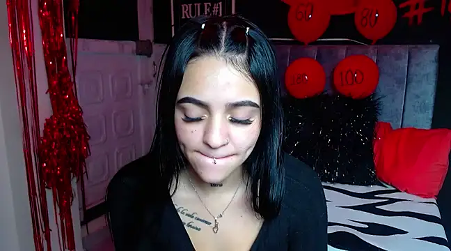 Violettasquirt online show from March 4, 2025, 9:22 pm