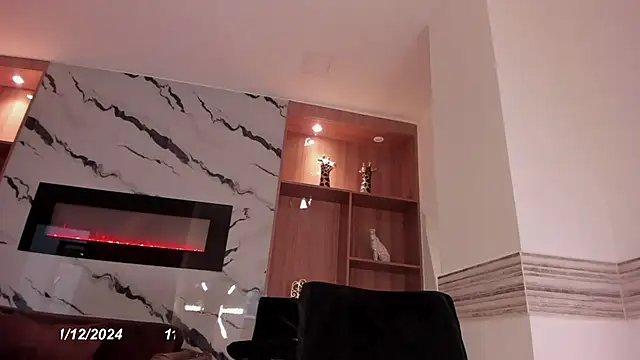 Isabel Escorcia online show from December 12, 2024, 4:59 am