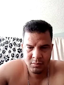 Snapshot of Lucho0886 chatting on July 19, 2026, 12:42 pm Lucho0886 online show from July 19, 2026, 12:42 pm
