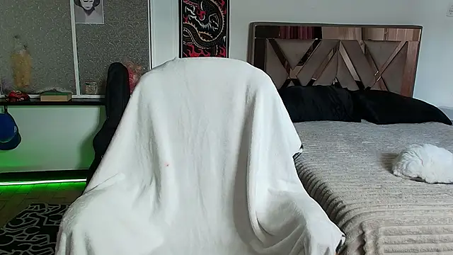 Snapshot of Damon__333 chatting on September 19, 2025, 7:03 pm Damon 333 online show from September 19, 2025, 7:03 pm