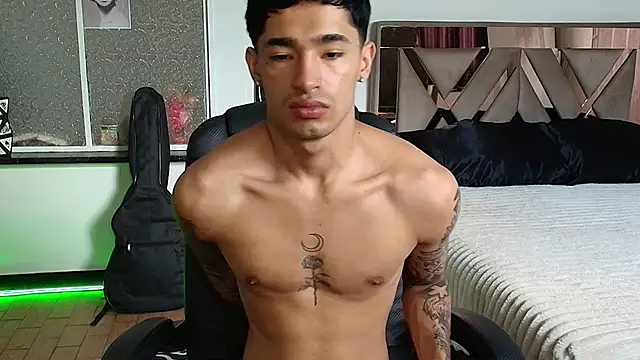 Snapshot of Damon__333 chatting on September 22, 2025, 6:54 pm Damon 333 online show from September 22, 2025, 6:54 pm