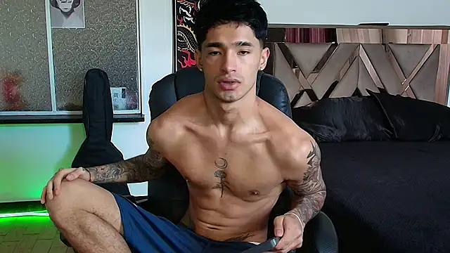 Snapshot of Damon__333 chatting on October 2, 2025, 5:42 pm Damon 333 online show from October 2, 2025, 5:42 pm