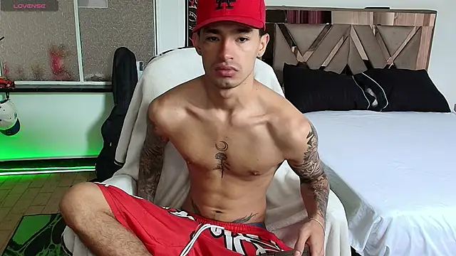 Snapshot of Damon__333 chatting on October 30, 2025, 4:41 pm Damon 333 online show from October 30, 2025, 4:41 pm