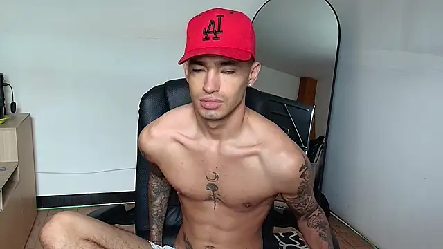 Snapshot of Damon__333 chatting on November 27, 2025, 6:32 pm Damon 333 online show from November 27, 2025, 6:32 pm