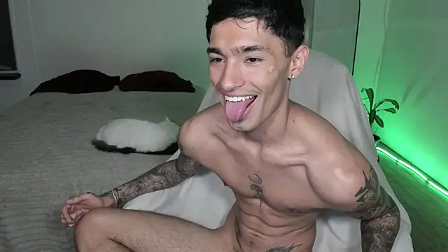 Damon  333 online show from April 16, 2026, 3:18 am