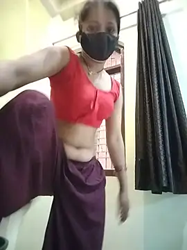 Snapshot of Poojashrma33 chatting on August 1, 2026, 2:11 am Poojashrma33 online show from August 1, 2026, 2:11 am