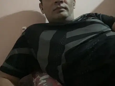 NiceBoy9099 online show from November 16, 2025, 5:51 pm