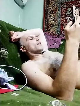 Snapshot of Pineapple04 chatting on February 10, 2025, 9:25 pm Pineapple04 online show from February 10, 2025, 9:25 pm