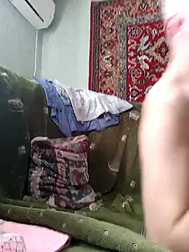 Snapshot of Pineapple04 chatting on September 9, 2025, 6:57 am Pineapple04 online show from September 9, 2025, 6:57 am