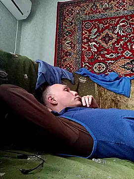 Snapshot of Pineapple04 chatting on October 6, 2025, 6:44 am Pineapple04 online show from October 6, 2025, 6:44 am