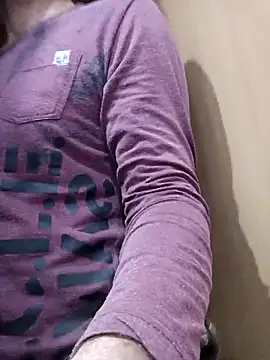 Snapshot of Pineapple04 chatting on October 18, 2025, 5:35 pm Pineapple04 online show from October 18, 2025, 5:35 pm