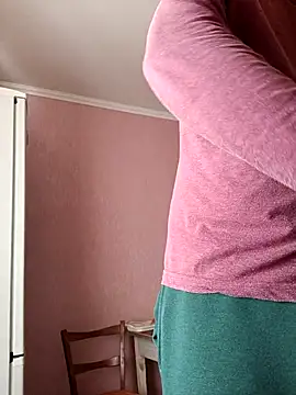 Snapshot of Pineapple04 chatting on October 21, 2025, 11:22 am Pineapple04 online show from October 21, 2025, 11:22 am