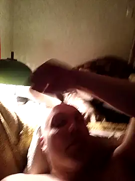 Pineapple04 online show from March 31, 2026, 9:48 pm