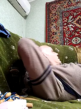 Pineapple04 online show from April 20, 2026, 6:20 pm