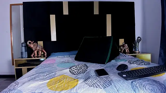 Ethan  Walker online show from January 25, 2025, 11:00 pm